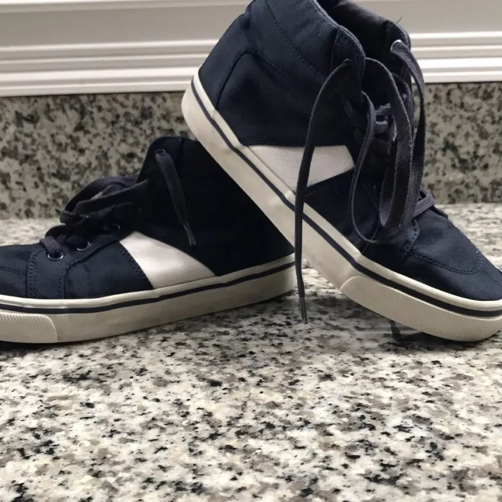 Old Navy casual shoes
